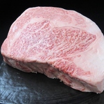 肉料理専門店ならではの上質なシャトーブリアン、サーロイン、希少部位を堪能することができます。