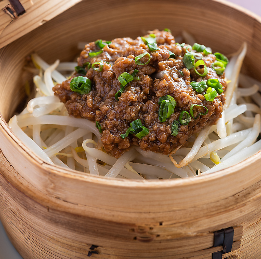 種類豊富な小皿料理も390円からご用意ございます♪おすすめ料理はお気軽に店員にお声がけください！