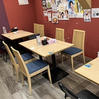 【2階席には個室と半個室の部屋あり】