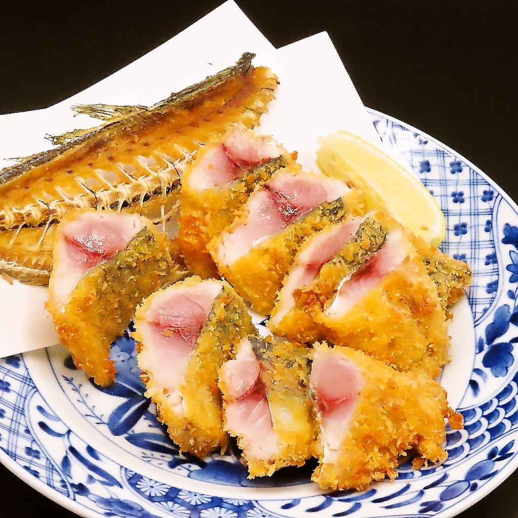 外はサクッと中はジューシーふわふわ！お代わりしたくなる大人気の「半生アジフライ」をご堪能あれ♪