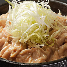 もつ煮丼