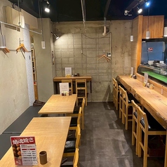 カウンター席ございます。