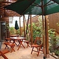 晴れた日には開放感あふれるオープンカフェテラスでのお食事がおすすめです。優雅なひとときをどうぞ♪
