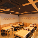 カジュアルに飲み会が楽しめるテーブル席！会社宴会、サークル飲み、歓送迎会などにもご利用OKです♪