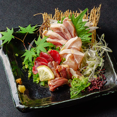 鶏刺し〈一人前〉(4種/2種)