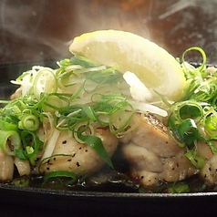 大山鶏せせりの炭火焼き/うなぎ入りだし巻き