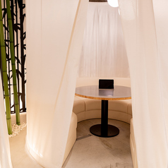 大人気！半個室です。