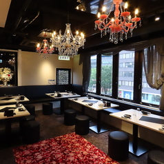 ４階に新しく完成した特別室です♪趣向の違う特別ルームで１０～１５名様でご利用頂けます。コチラのお部屋に関しては、別途会場代とご宴会プランに制限がございますので別途、お店に直接お問合せ下さい。