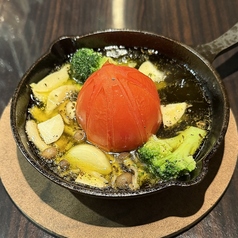 まるごとトマトのアヒージョ(バケット2個付)