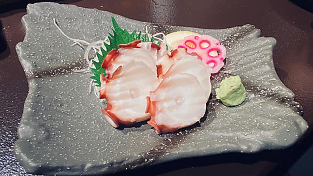 盛り付けまでこだわった当店自慢の一品を是非ご賞味くださいませ。