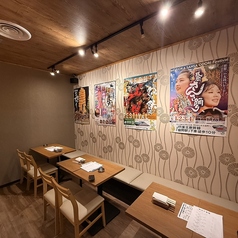 〈テーブル4名×8〉開放的で明るい店内◎テーブル席は友人同士でのお食事はもちろん、ご宴会など様々なシーンでご利用いただけます。