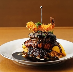 昼はオムライス専門店！