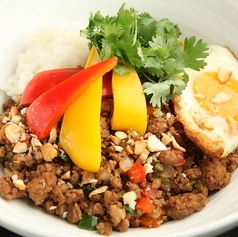 豚挽肉と香味野菜の炒め御飯 ガパオ