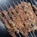 料理メニュー写真 ラム肉の串焼き(2本から)/牛肉の串焼き/鹿肉の串焼き　各