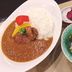 櫻のチキンカレー（サラダ付）