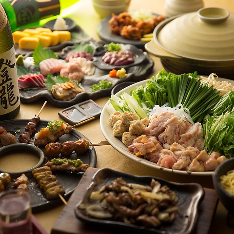 その日に仕入れた新鮮な丹波地鶏を使った料理が自慢。焼き串1本100円～！