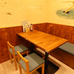 【最大50名様】赤坂・赤坂見附駅から徒歩圏内の好立地！海鮮が自慢の居酒屋で、カジュアルに楽しむならここ。少人数での利用はもちろん、大人数の宴会や貸切も対応可能。仕事帰りに立ち寄れる駅近の便利さと、和の雰囲気が心地よい空間で、仲間と楽しい時間を過ごしませんか？