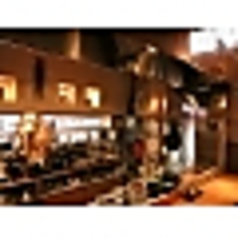 お好きなお席にお座り下さい♪