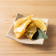 餅とチーズの春巻き