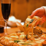 自家製生地の本格ナポリピッツァ