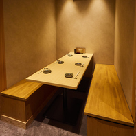 木の温もりや香りが広がる、落ち着きのある上質空間