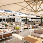 伏見駅徒歩1分｜海外リゾート型ビアガーデン