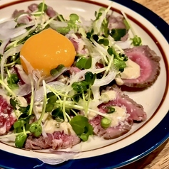 牛のとろ生ローストビーフのタリアータ