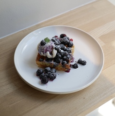 米粉ワッフルデザート【ベリー×ベリー×ベリー】