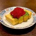 料理メニュー写真&nbsp;厚焼き玉子　いくらのせ