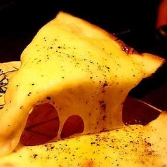 4種チーズの濃厚ピザ