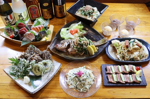 沖縄料理から珍味海ぶどうなど、豊富な品揃えでお客様をおもてなし♪