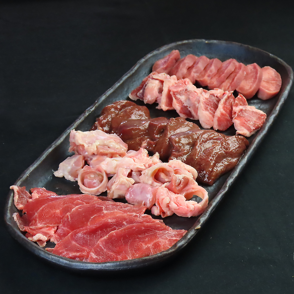 厳選した新鮮なホルモンが豊富！食べ放題プランもございます♪