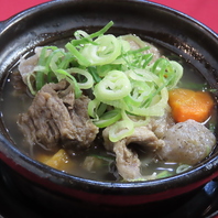 幅広いジャンルで地元の味を大切にしたお料理をご提供