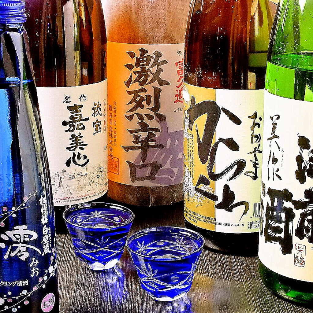 自慢の料理に合うお酒を豊富に取り揃えています！！店長厳選の本格地酒や日本酒をお楽しみください♪