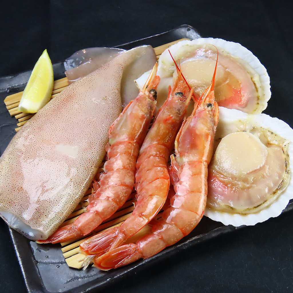 海老や帆立など、海鮮メニューも備長炭焼きでご堪能いただけます！