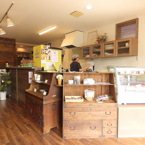 自家製チョコレートや焼き菓子とオリジナルブレンドのコーヒーが楽しめるカフェ♪