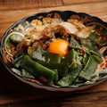 料理メニュー写真 生わかめ卵黄