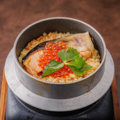 料理メニュー写真&nbsp;いくらと鮭の炊き立て釜めし
