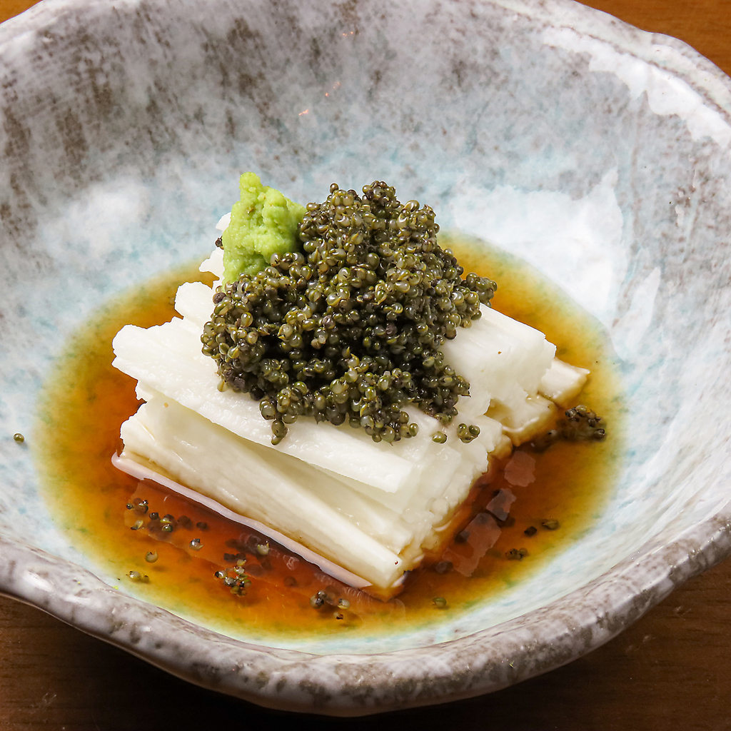 やまいもと「畑のキャビア」と呼ばれるとんぶりのプチプチ食感が絶妙にマッチしさっぱりとした味わい