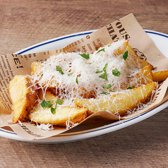 フライドポテト ~削りたてチーズ or スイートチリとサワークリーム~