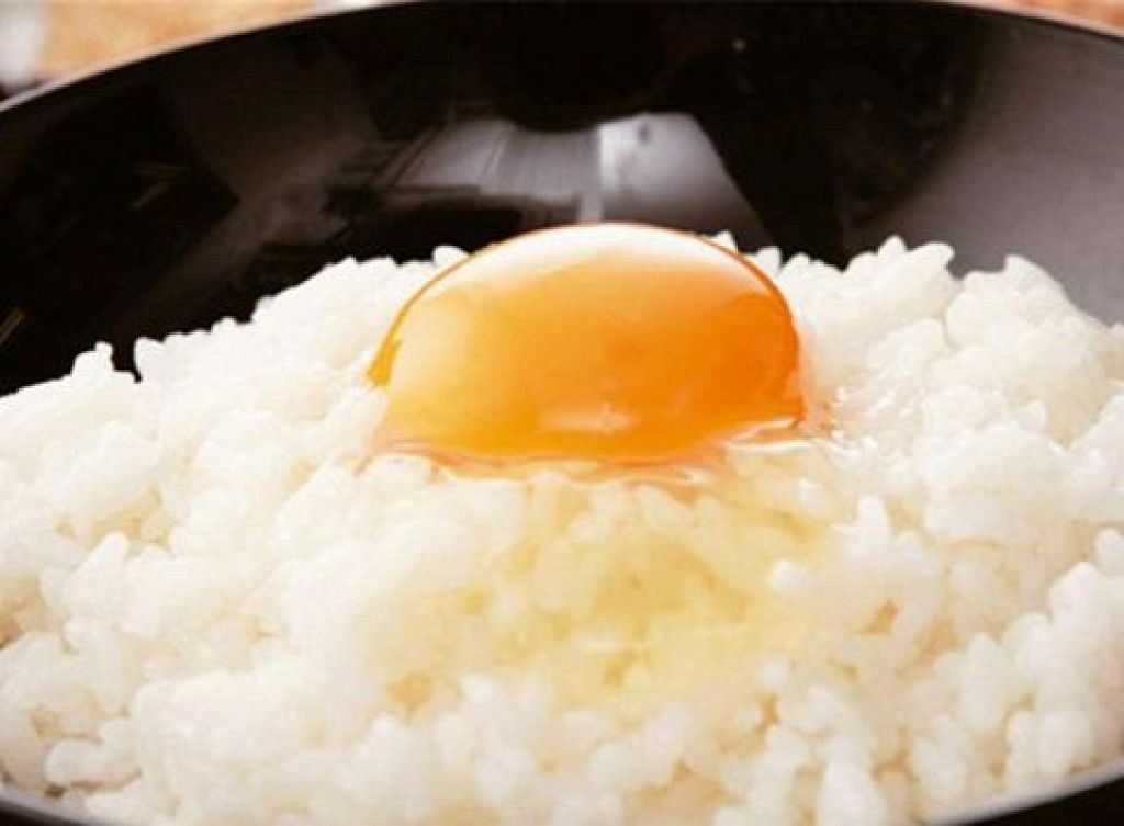 烏骨鶏（うこっけい）のたまごかけご飯!!〆の逸品には贅沢すぎる～！！