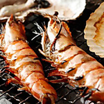 『丸港水産といえばやっぱり七輪焼き！！海の幸を七輪の上で贅沢に炙る♪』卓上で間近で焼ける！