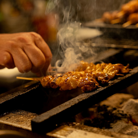 自家製の炭火焼鳥や旬魚のお刺身まで、全てまこっちゃんで味わえます！宴会コースも♪