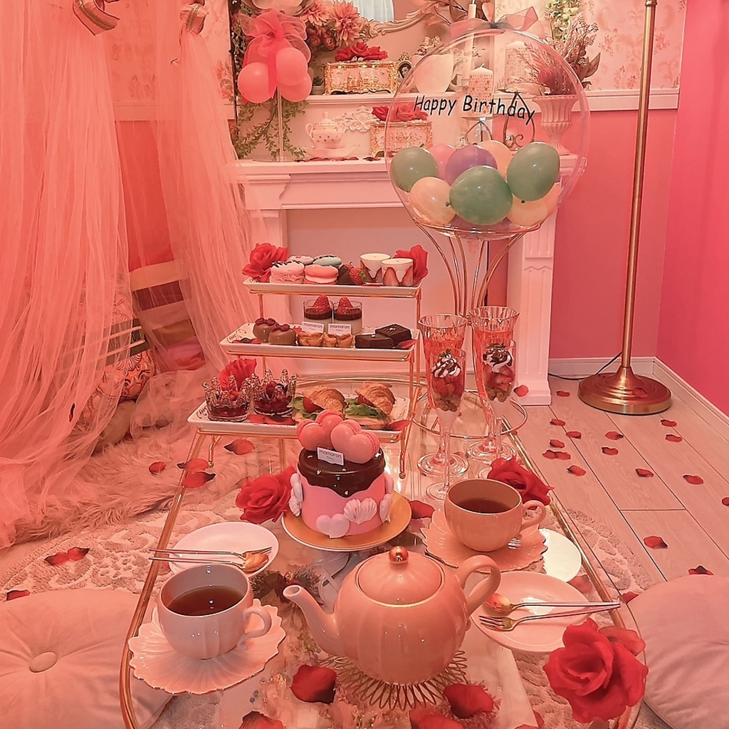 アフターヌーンティーは、嬉しいフリーカフェ付き★