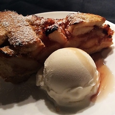アップルタルトのアイスクリーム添え