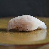 厳選された素材と熟練の技が織りなす「熟成江戸前鮨」