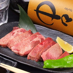 女性に人気の厚切り牛タンは噛みごたえ◎