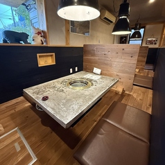 仕切りを外すと最大20名様までご案内可能！掘りごたつではございません◎