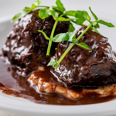 牛タンの赤ワイン煮