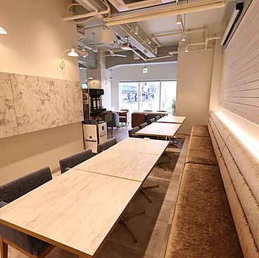 Deli&Restaurant Bar Maachin マーチンの雰囲気1